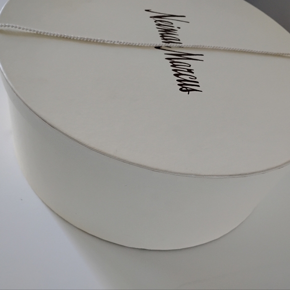 Neiman Marcus Vintage Hat Box 1940s 1950s Movie Prop - Picture 10 of 14